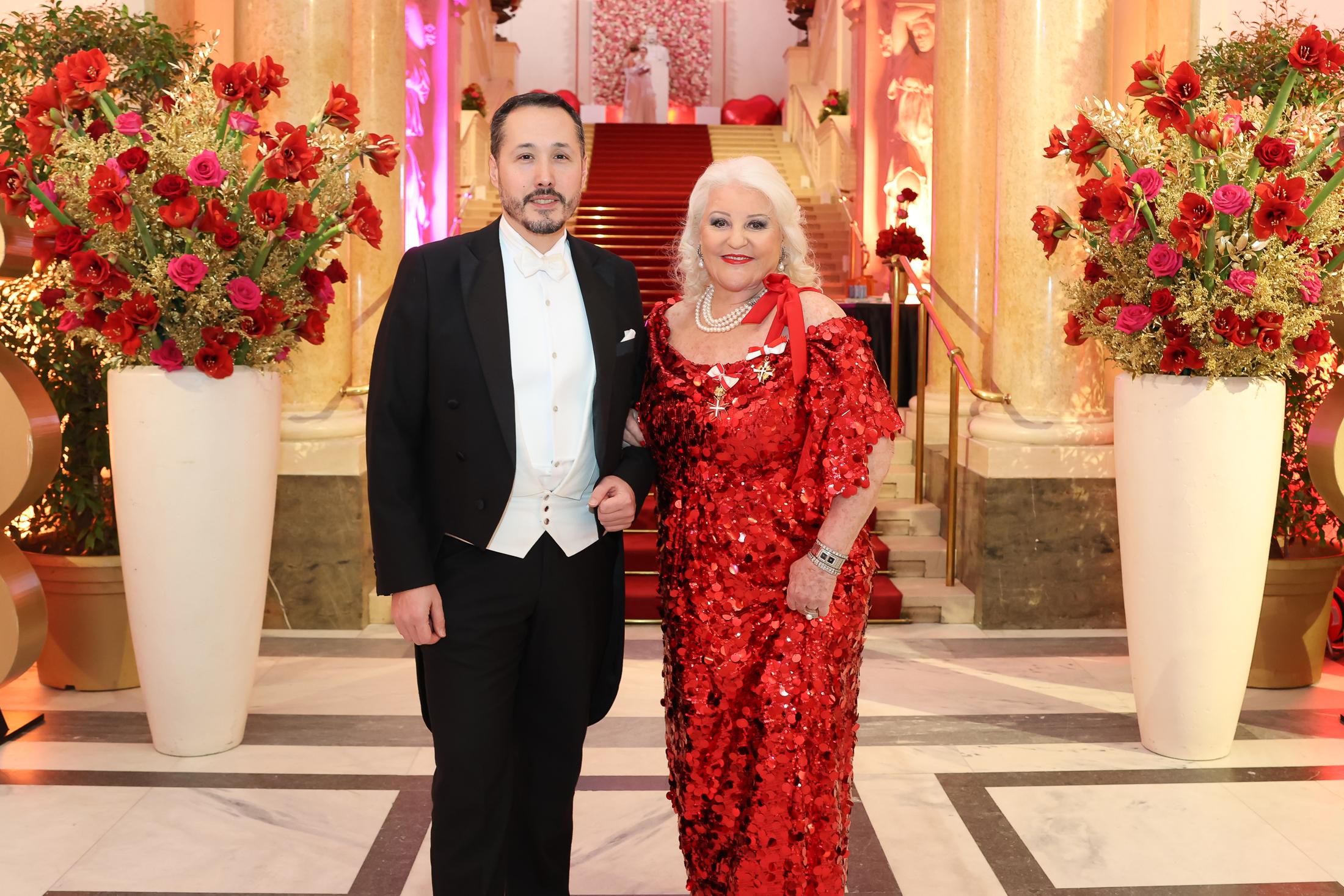 Begrüßung der Gäste im Foyer durch Präs. RA Dr. Alexander T. Scheuwimmer, MBA und Prof. Marika Lichter