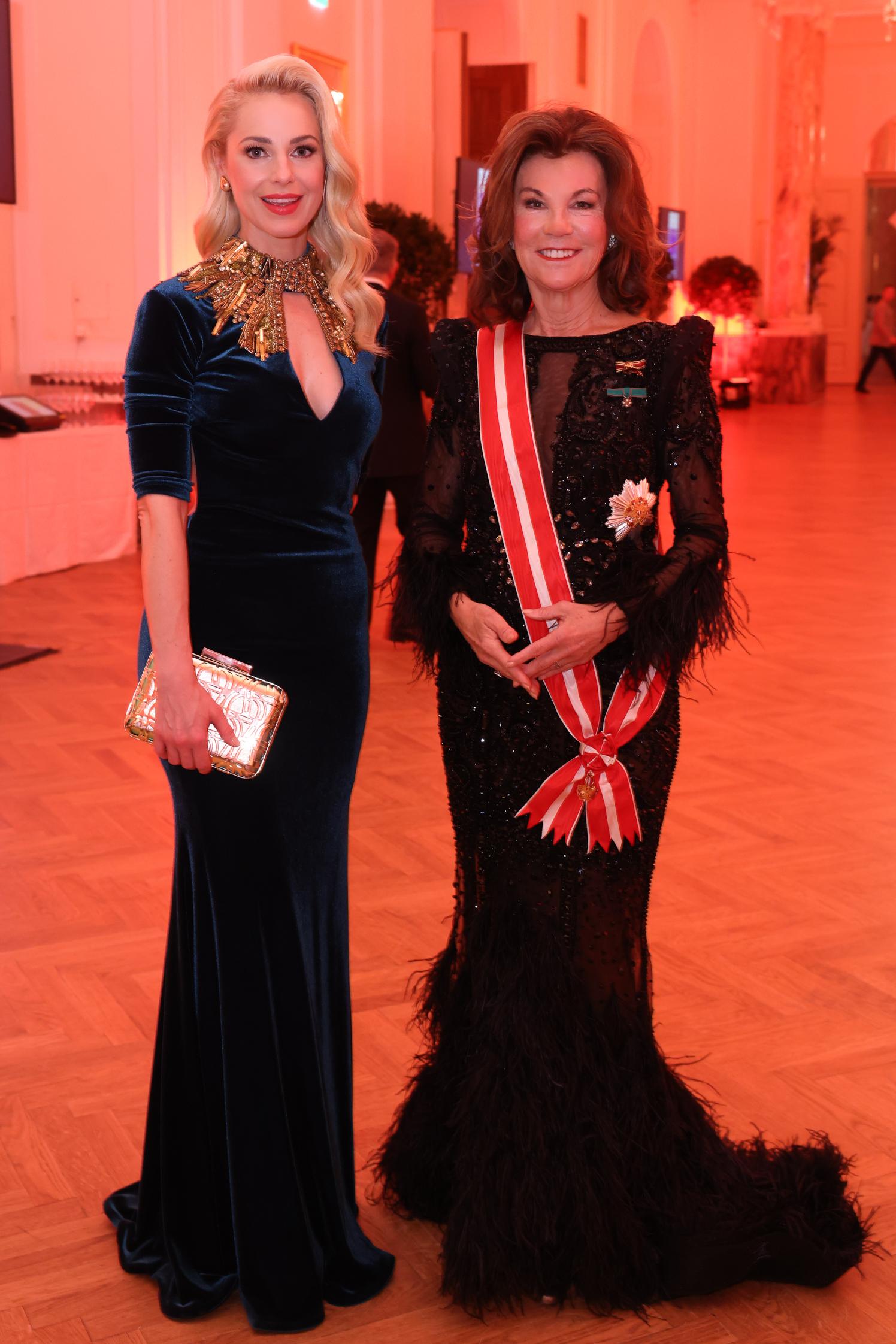 Silvia Schneider und Brigitte Bierlein